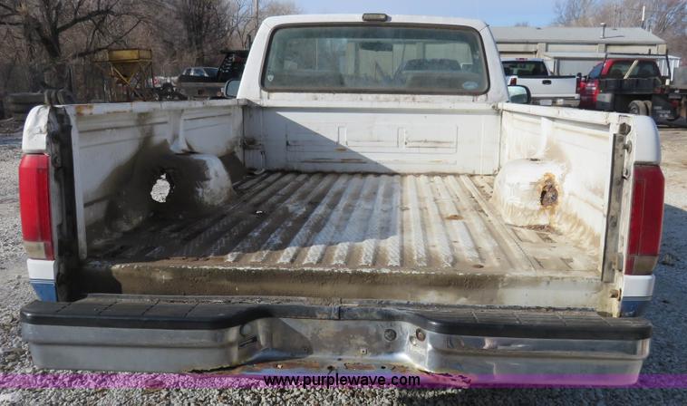 image for item I2312 1992 Ford F150 XLT pickup truck