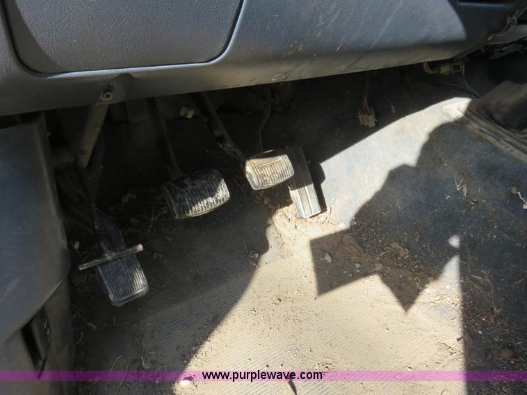 image for item I2312 1992 Ford F150 XLT pickup truck