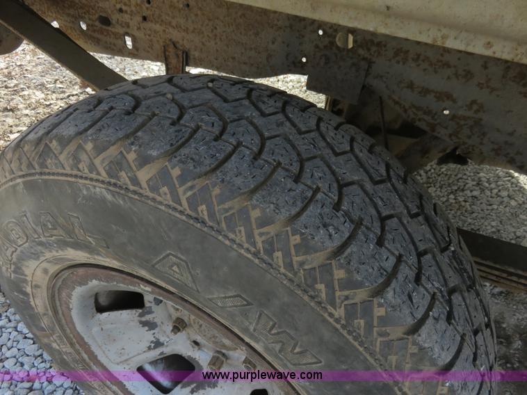 image for item I2312 1992 Ford F150 XLT pickup truck