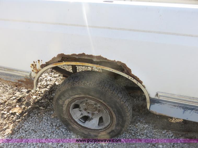 image for item I2312 1992 Ford F150 XLT pickup truck