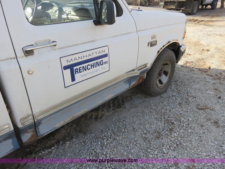 image for item I2312 1992 Ford F150 XLT pickup truck