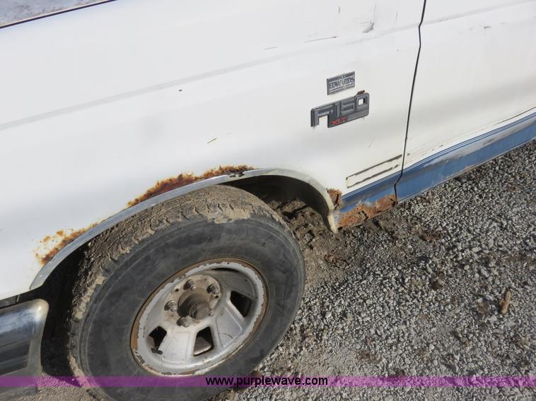image for item I2312 1992 Ford F150 XLT pickup truck