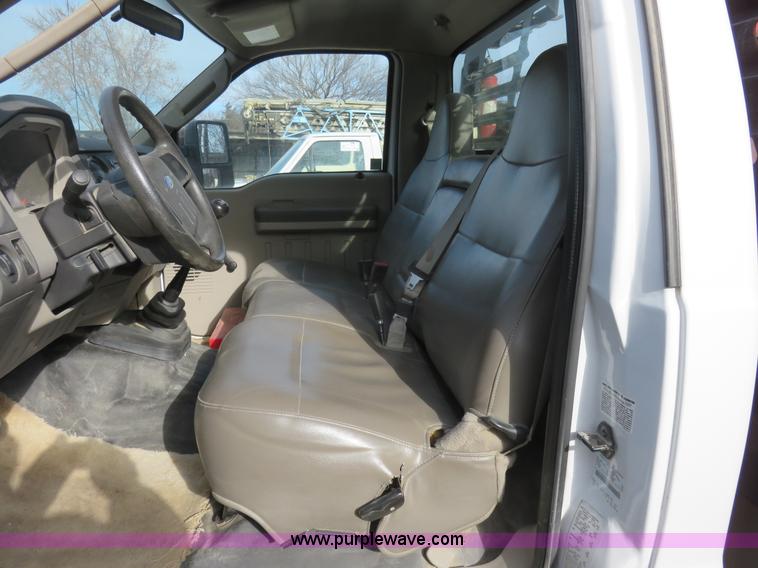 image for item I2313 2008 Ford F450 Super Duty XLT pickup truck