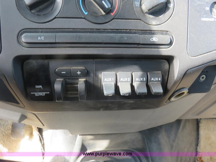 image for item I2313 2008 Ford F450 Super Duty XLT pickup truck