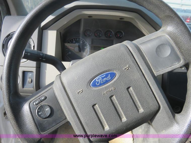 image for item I2313 2008 Ford F450 Super Duty XLT pickup truck