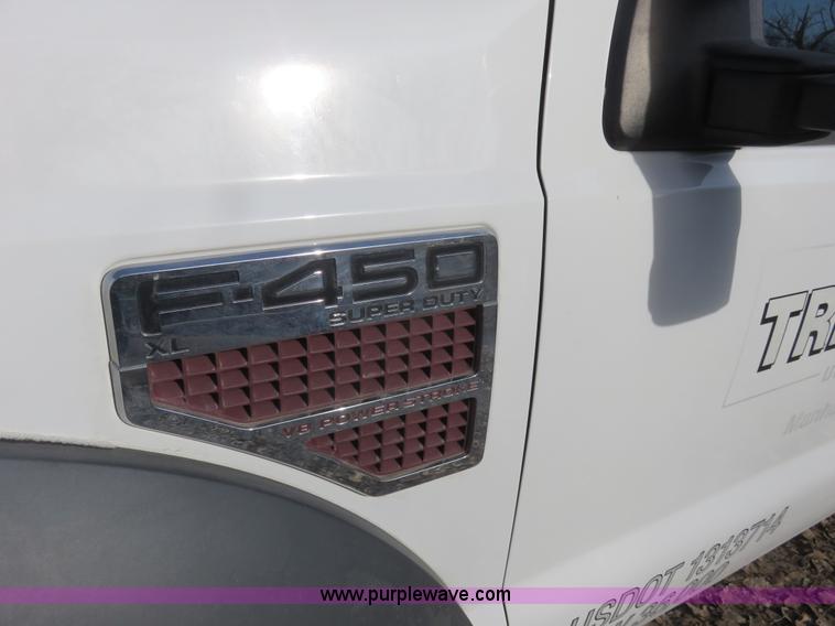 image for item I2313 2008 Ford F450 Super Duty XLT pickup truck
