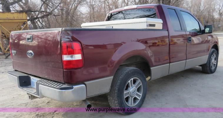 image for item I2314 2005 Ford F150 XLT SuperCab pickup truck