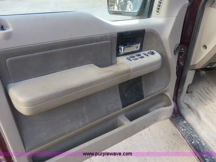 image for item I2314 2005 Ford F150 XLT SuperCab pickup truck