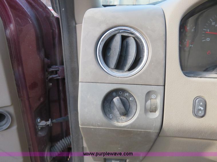 image for item I2314 2005 Ford F150 XLT SuperCab pickup truck