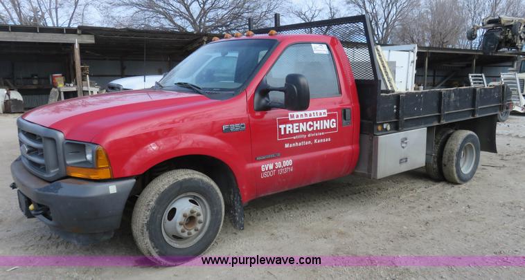 image for item I2316 2001 Ford F350 XL flatbed truck