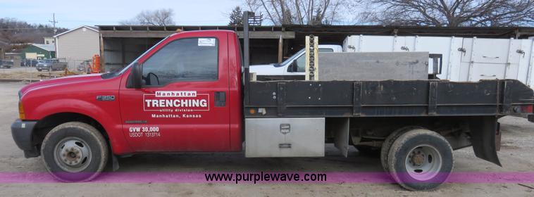 image for item I2316 2001 Ford F350 XL flatbed truck