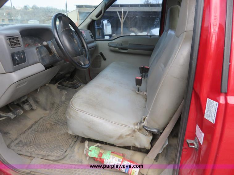 image for item I2316 2001 Ford F350 XL flatbed truck