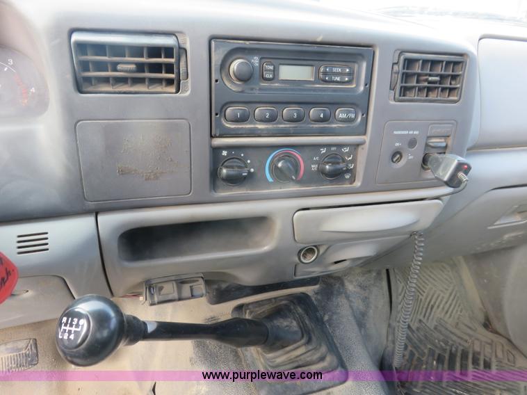 image for item I2316 2001 Ford F350 XL flatbed truck