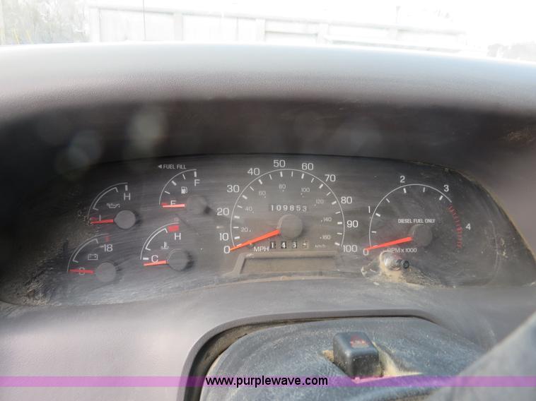 image for item I2316 2001 Ford F350 XL flatbed truck