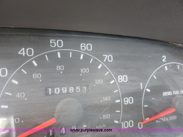 image for item I2316 2001 Ford F350 XL flatbed truck