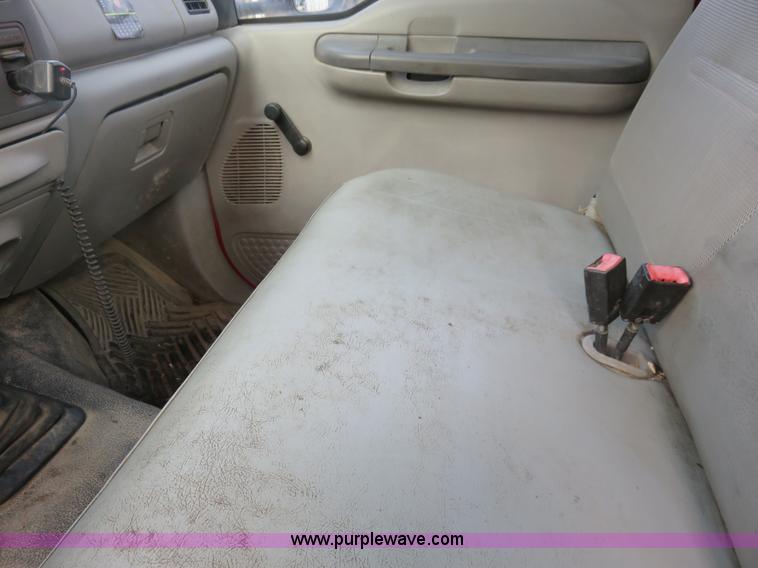 image for item I2316 2001 Ford F350 XL flatbed truck