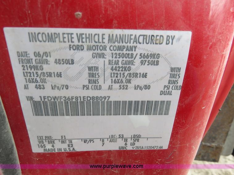 image for item I2316 2001 Ford F350 XL flatbed truck