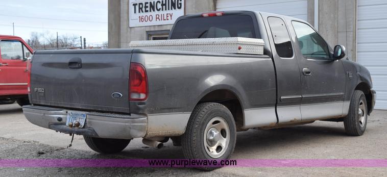 image for item I2335 2002 Ford F150 XLT SuperCab pickup truck