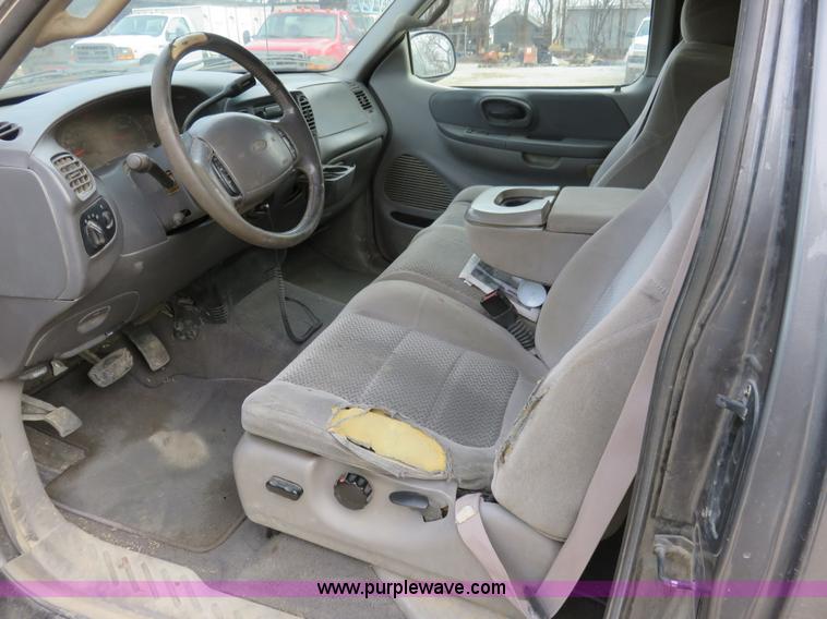 image for item I2335 2002 Ford F150 XLT SuperCab pickup truck