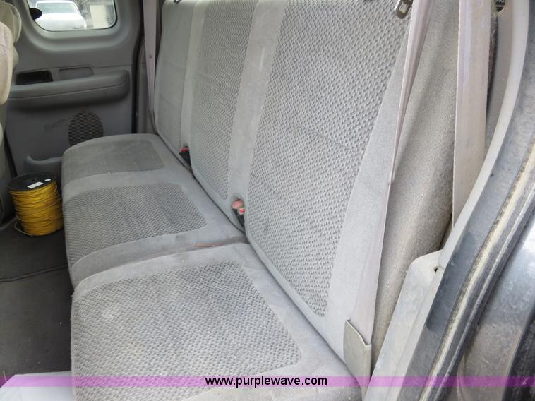 image for item I2335 2002 Ford F150 XLT SuperCab pickup truck