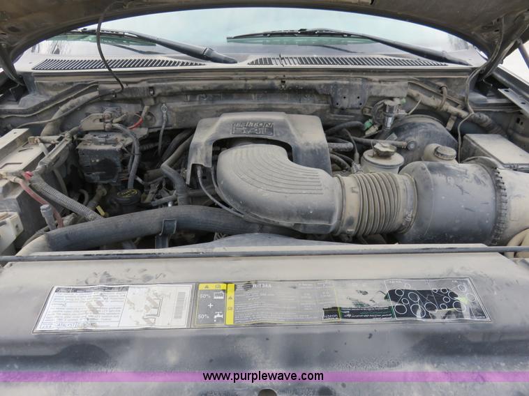 image for item I2335 2002 Ford F150 XLT SuperCab pickup truck