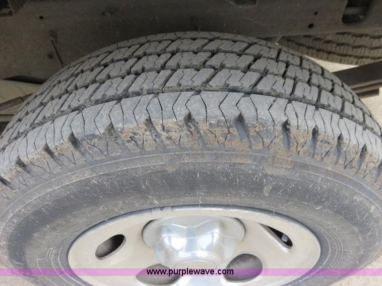 image for item I2335 2002 Ford F150 XLT SuperCab pickup truck