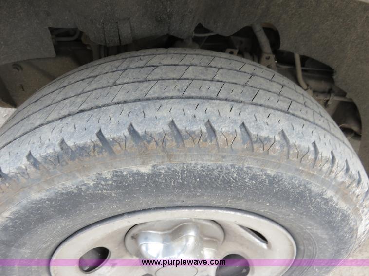 image for item I2335 2002 Ford F150 XLT SuperCab pickup truck