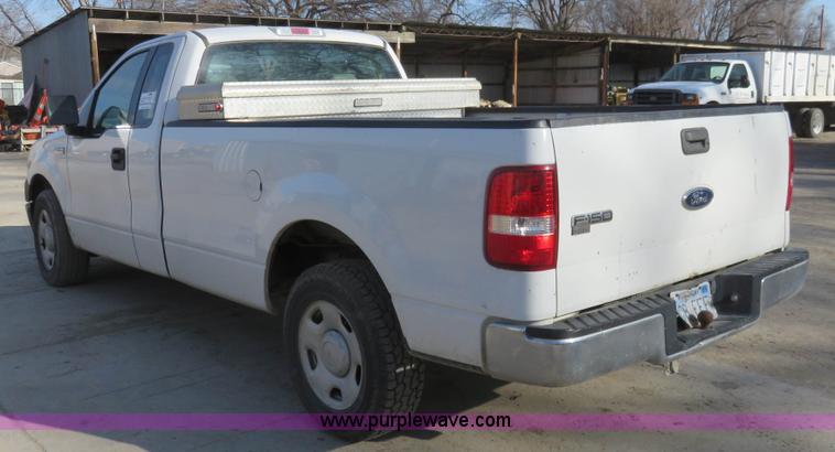 image for item I2342 2005 Ford F150 XL pickup truck