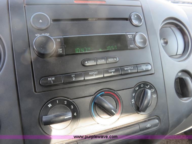 image for item I2342 2005 Ford F150 XL pickup truck