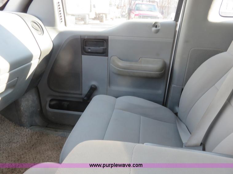 image for item I2342 2005 Ford F150 XL pickup truck