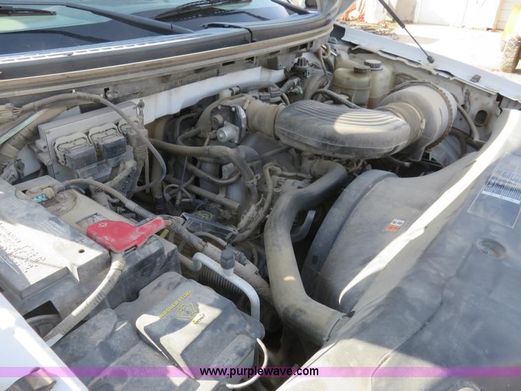 image for item I2342 2005 Ford F150 XL pickup truck