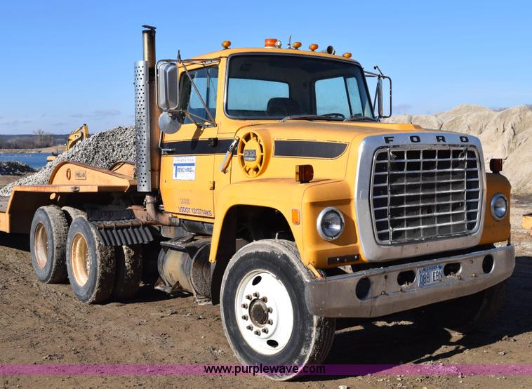 image for item I2367 1980 Ford 9000 semi truck