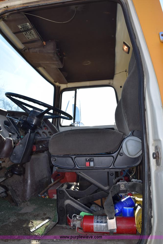 image for item I2367 1980 Ford 9000 semi truck