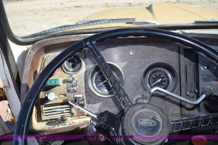 image for item I2367 1980 Ford 9000 semi truck