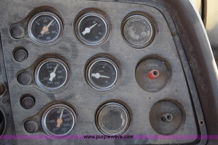 image for item I2367 1980 Ford 9000 semi truck