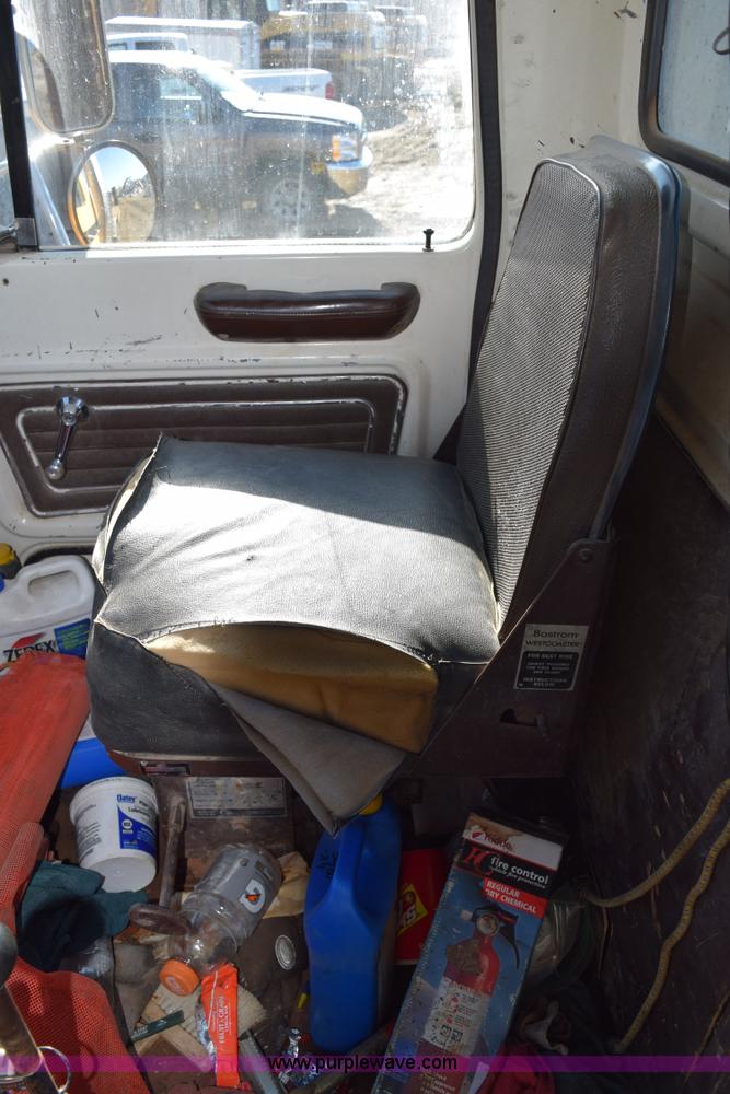 image for item I2367 1980 Ford 9000 semi truck