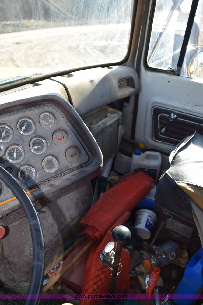 image for item I2367 1980 Ford 9000 semi truck