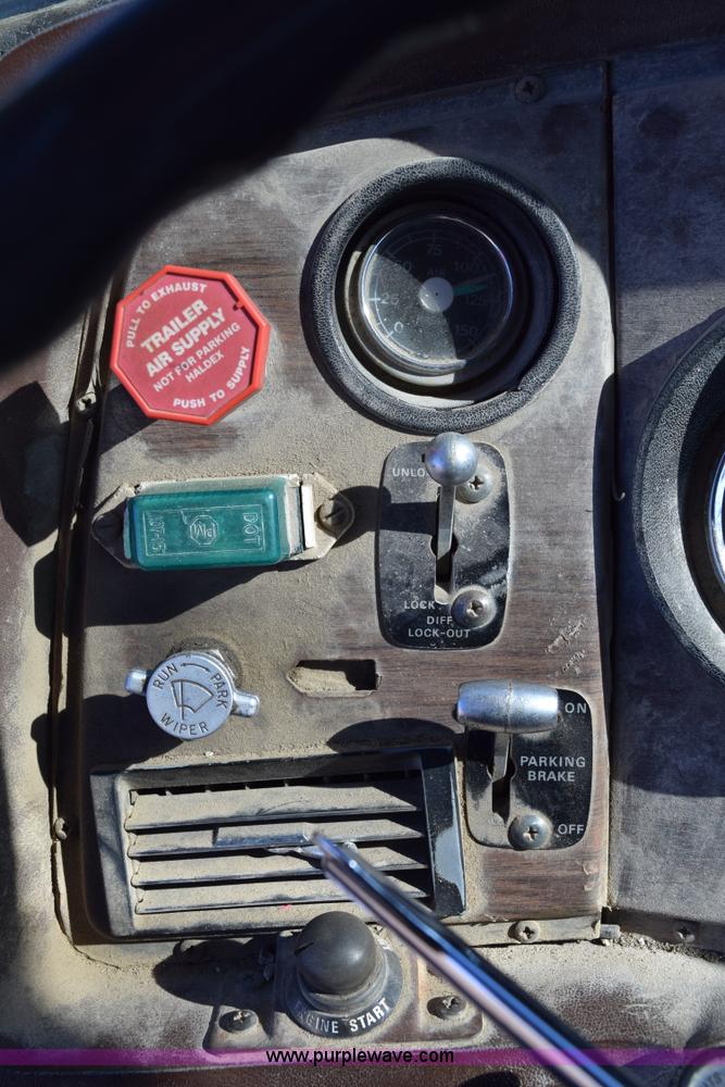 image for item I2367 1980 Ford 9000 semi truck