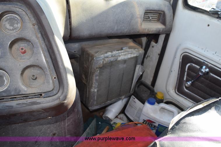 image for item I2367 1980 Ford 9000 semi truck