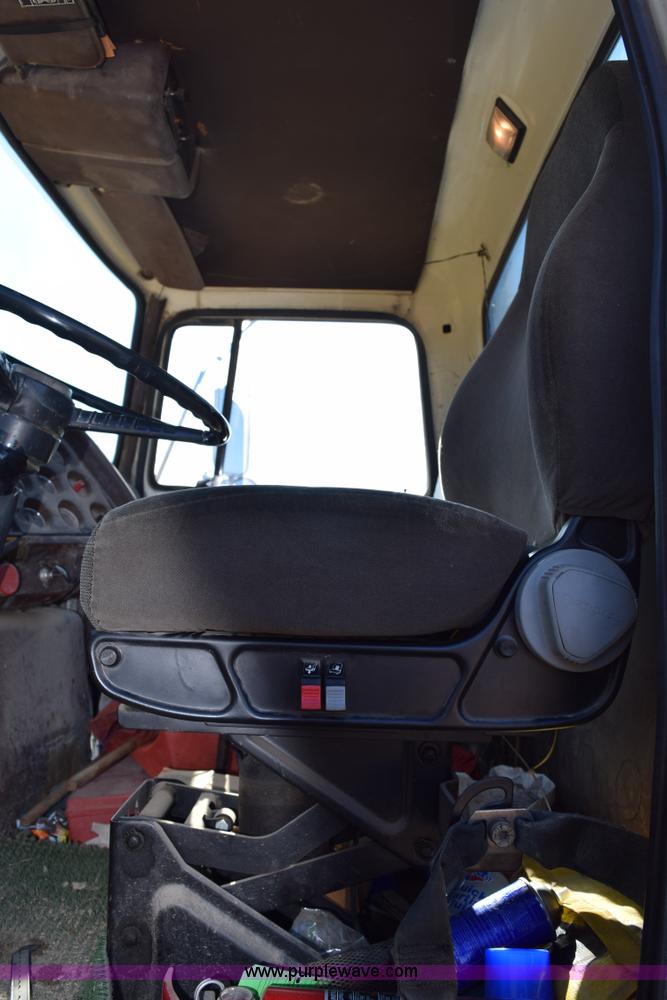 image for item I2367 1980 Ford 9000 semi truck