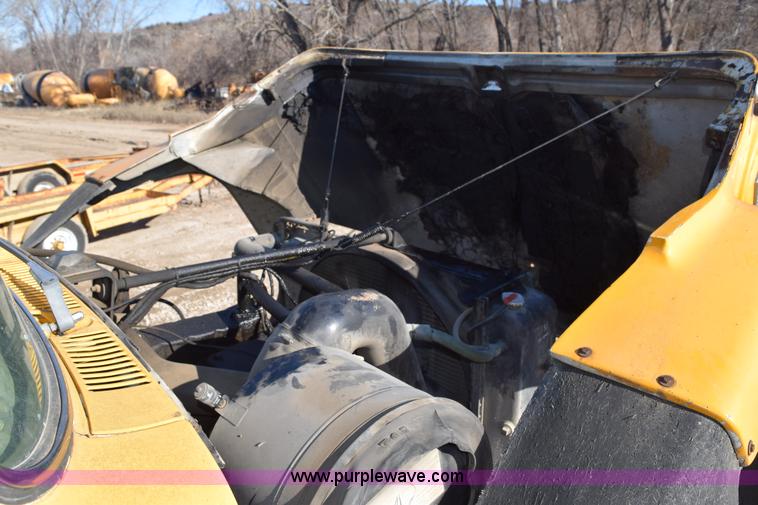 image for item I2367 1980 Ford 9000 semi truck