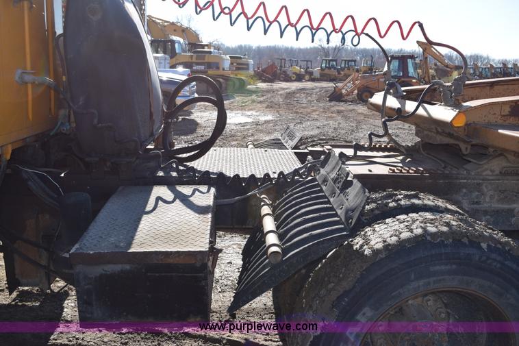 image for item I2367 1980 Ford 9000 semi truck