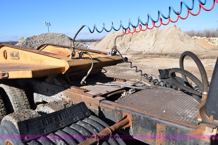 image for item I2367 1980 Ford 9000 semi truck