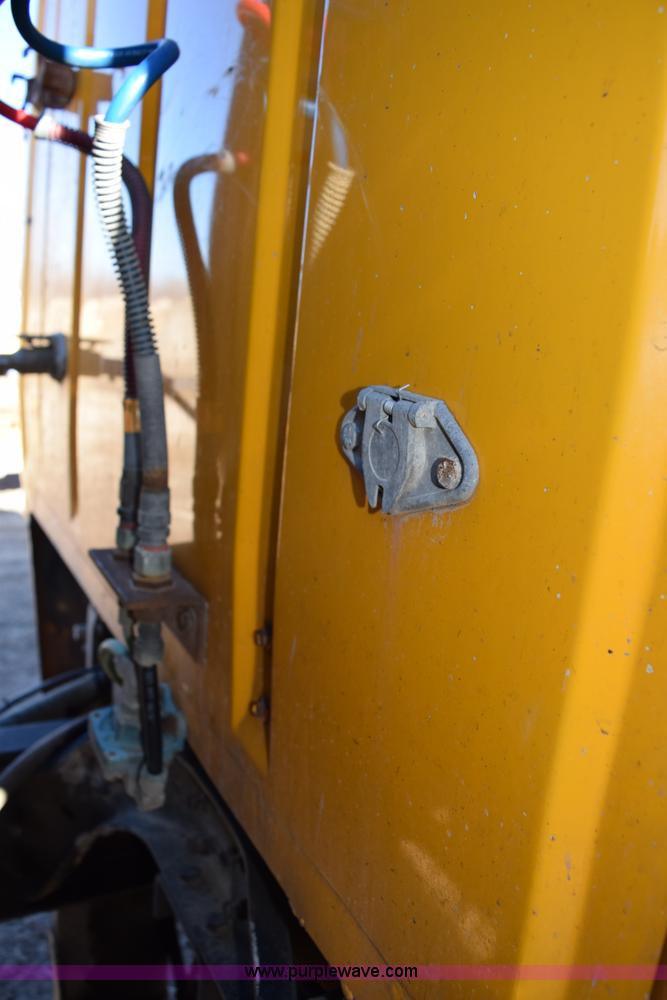 image for item I2367 1980 Ford 9000 semi truck