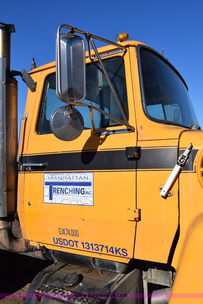 image for item I2367 1980 Ford 9000 semi truck