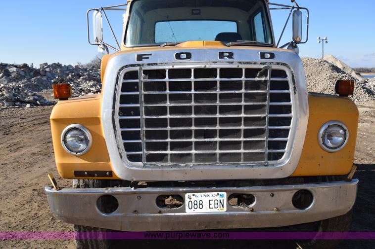 image for item I2367 1980 Ford 9000 semi truck