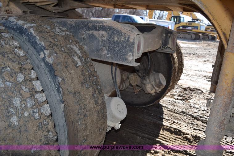 image for item I2367 1980 Ford 9000 semi truck