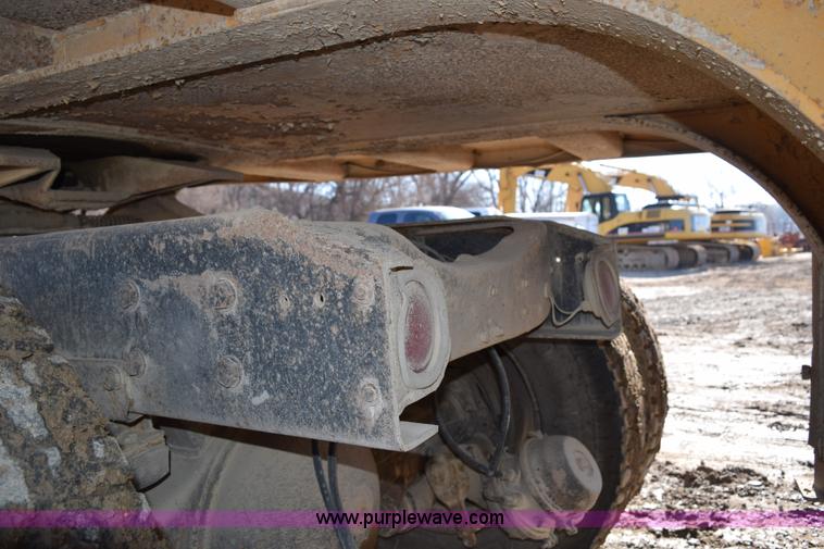 image for item I2367 1980 Ford 9000 semi truck