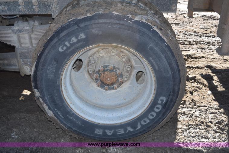 image for item I2367 1980 Ford 9000 semi truck