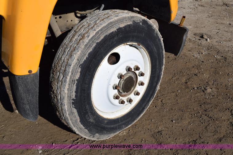 image for item I2367 1980 Ford 9000 semi truck